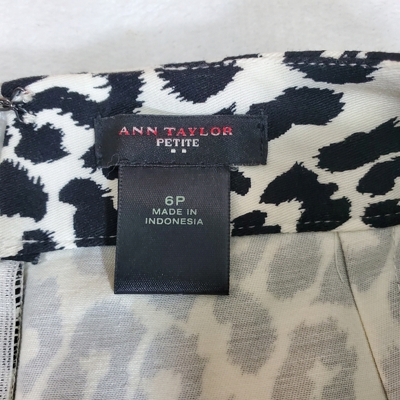 Ann Taylor Leopard Print Mini Skirt Size 6P - Picture 4 of 8